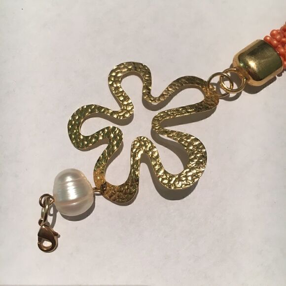 Beautiful handmade flower bracelet - Picture 2 of 4